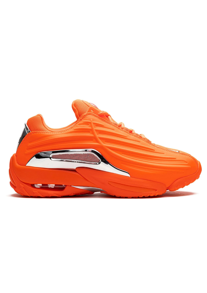 NCTA|ESSENCE SNEAKER