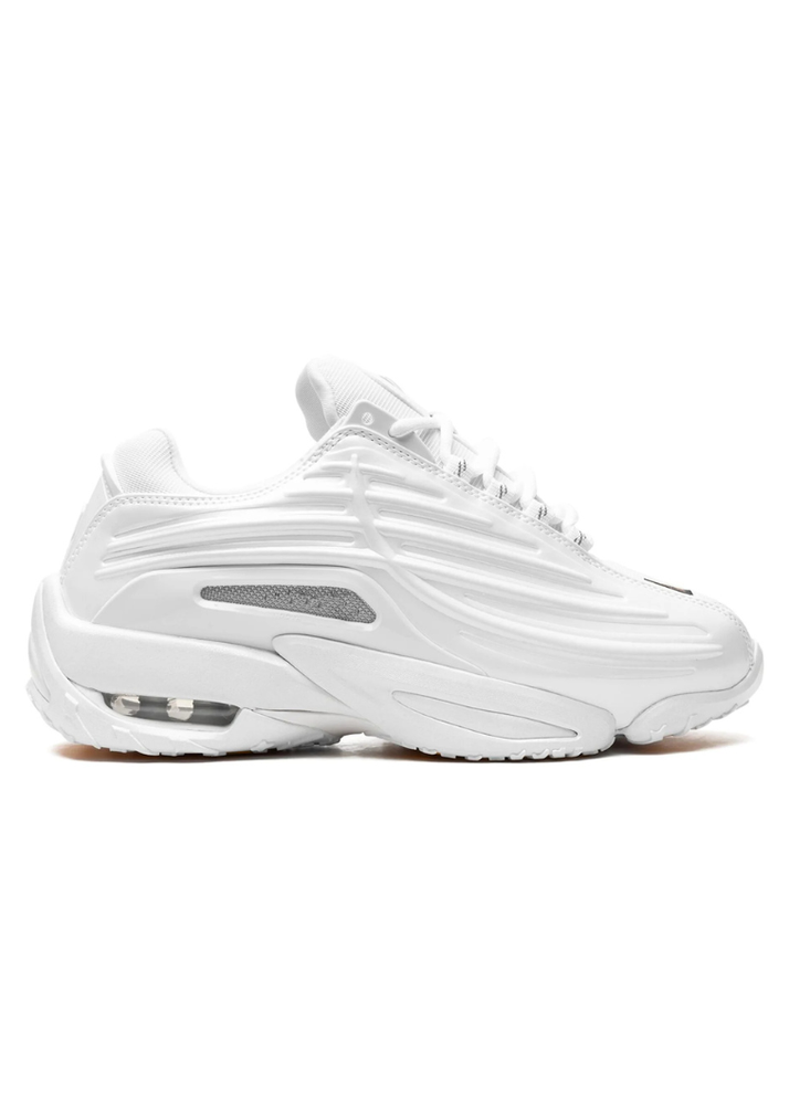 NCTA|ESSENCE SNEAKER