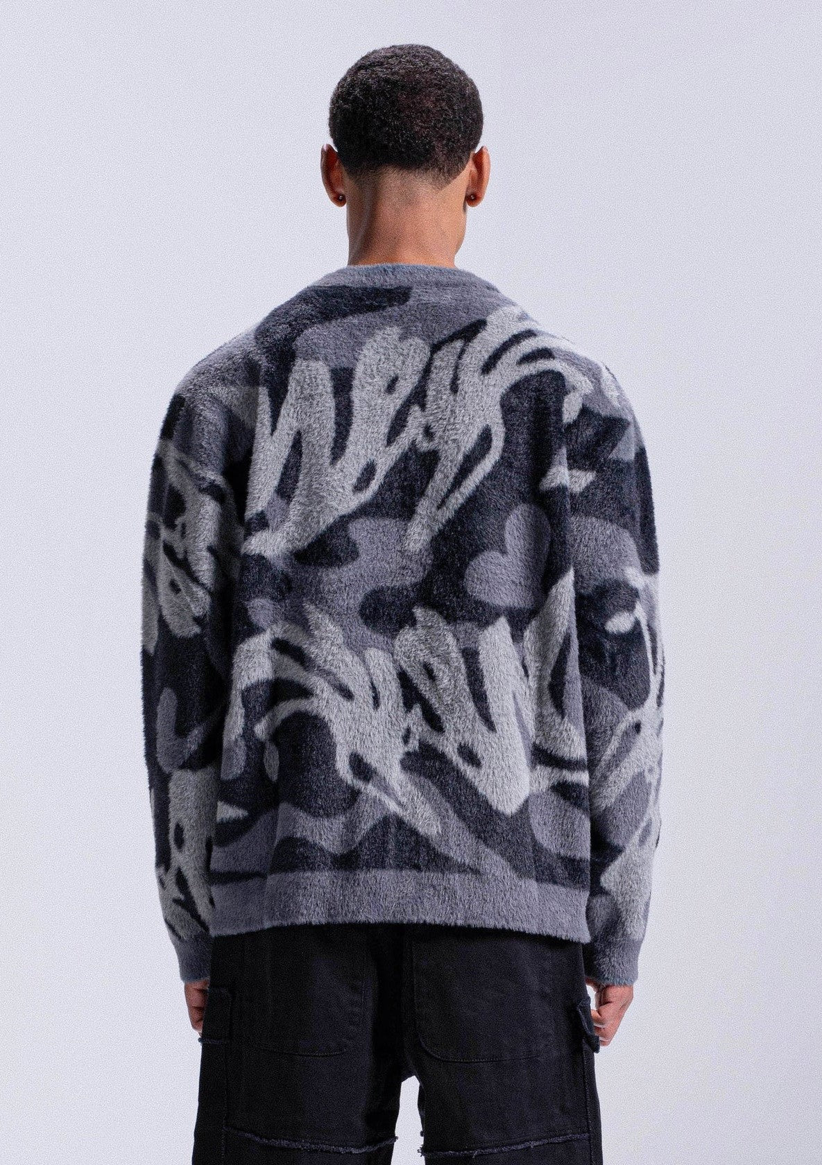 JOSH | FLUFFY SWEATER